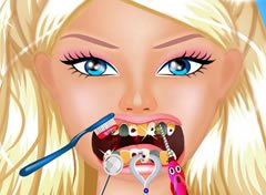Barbie com Problema nos Dentes